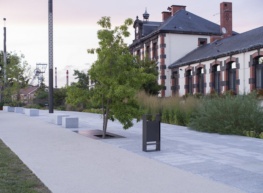 Place Duval et de Gaulle, Rue Jean Jaures 2